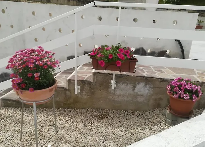 Angolo Di Paradiso Отель *